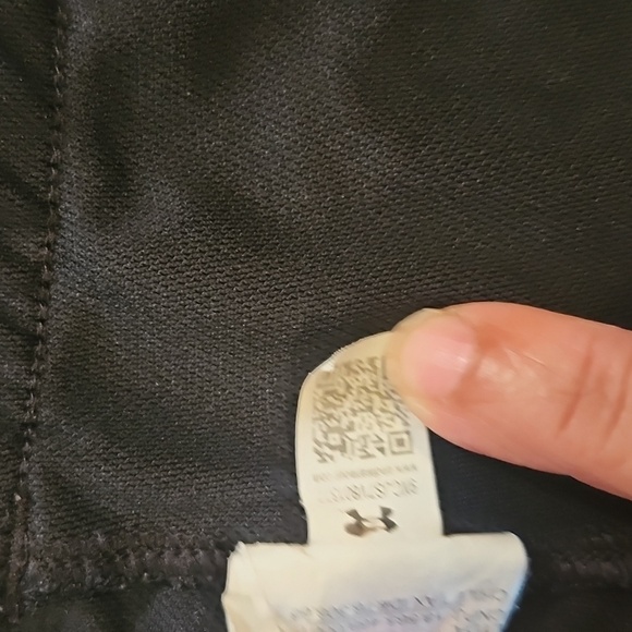 Under Armour Women's Black Shorts - Picture 5 of 7